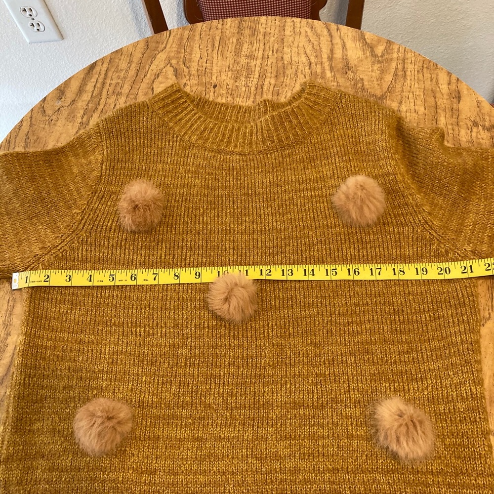 New With Tags Michelle Nicole Sweater. Size M - Picture 5 of 13